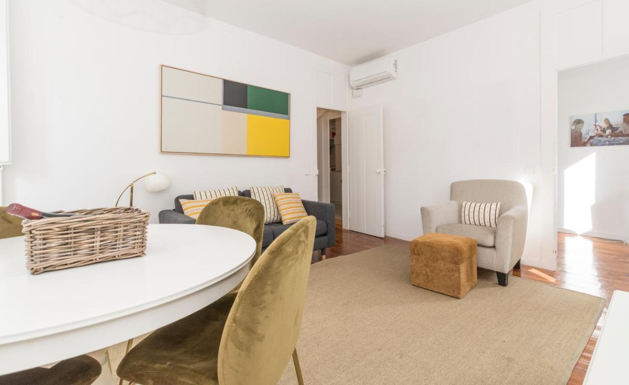 Live Like A Local @ Casa Da Esquina - Wifi & A/C Apartman Lisboa Kültér fotó