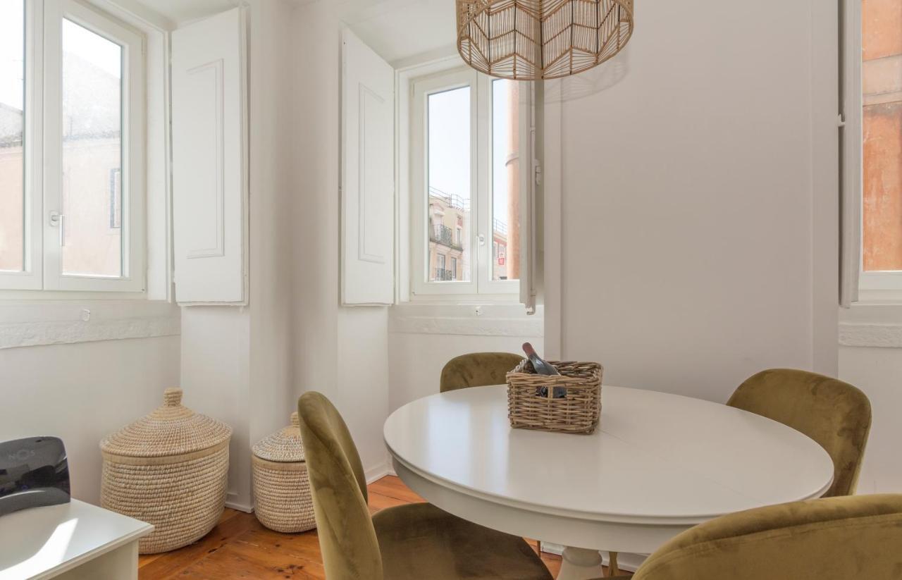Live Like A Local @ Casa Da Esquina - Wifi & A/C Apartman Lisboa Kültér fotó