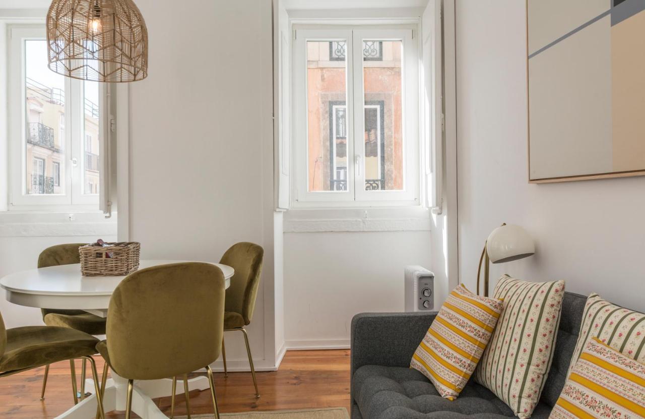 Live Like A Local @ Casa Da Esquina - Wifi & A/C Apartman Lisboa Kültér fotó