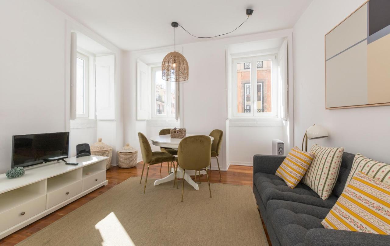 Live Like A Local @ Casa Da Esquina - Wifi & A/C Apartman Lisboa Kültér fotó